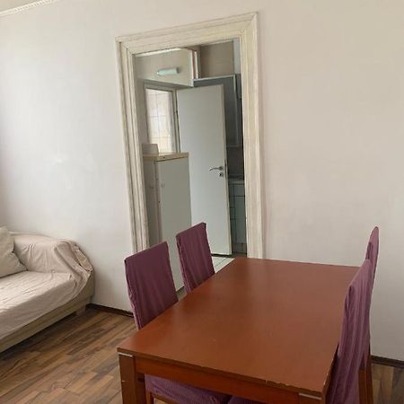 Dachgeschoss Hof Apartment เครเฟลด์ ภายนอก รูปภาพ