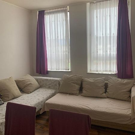 Dachgeschoss Hof Apartment เครเฟลด์ ภายนอก รูปภาพ