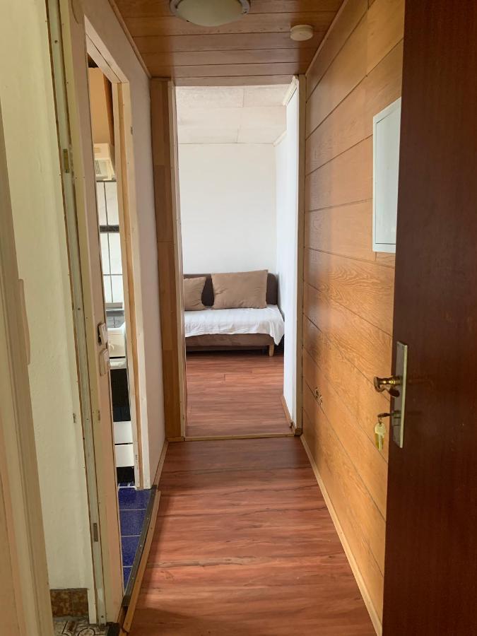 Dachgeschoss Hof Apartment เครเฟลด์ ภายนอก รูปภาพ