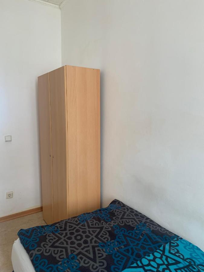 Dachgeschoss Hof Apartment เครเฟลด์ ภายนอก รูปภาพ